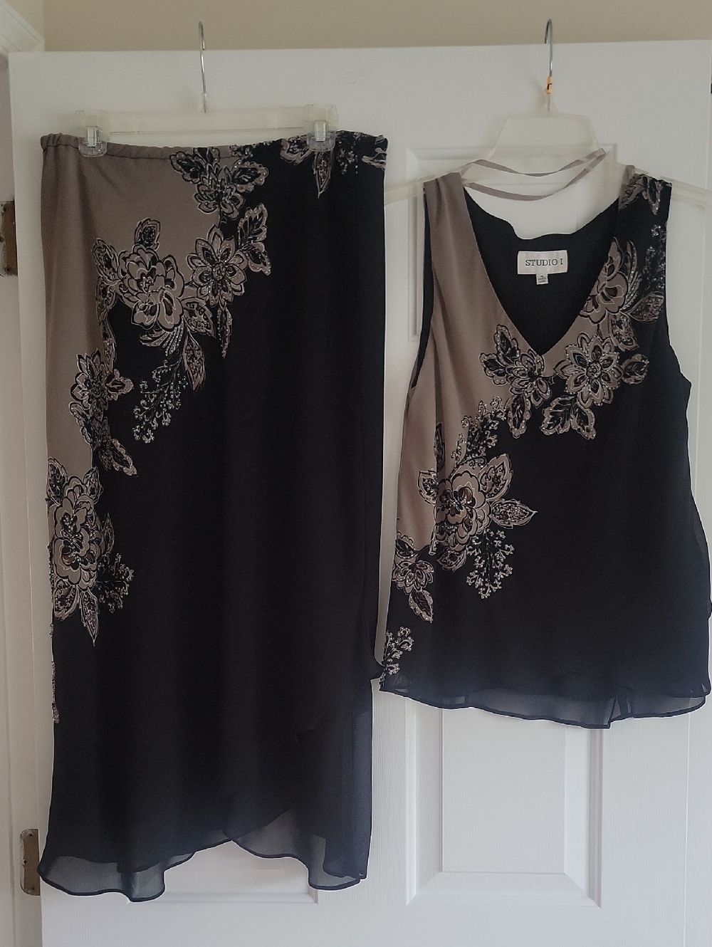 Studio I Black & Taupe Floral 2- Piece Beaded Outfit, Size 14